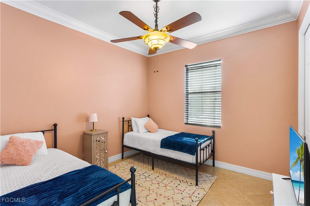 928 SW 36th TER