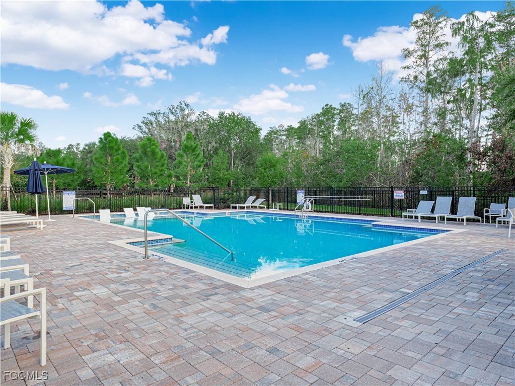 4580 Sparkling Shell AVE