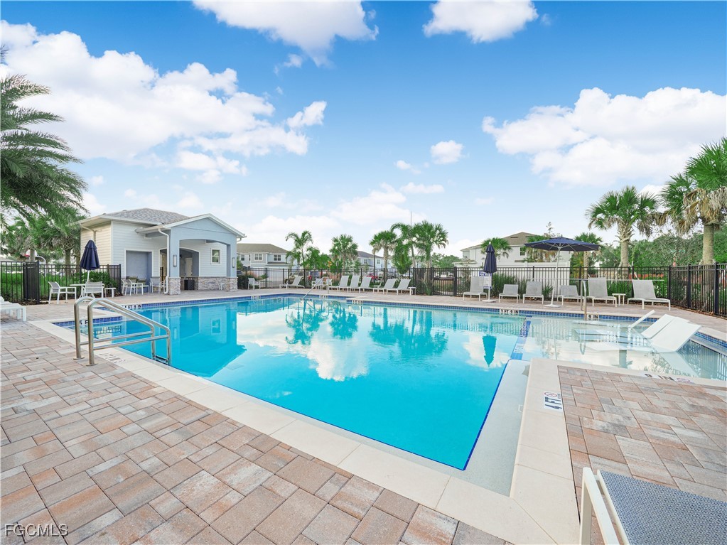 4580 Sparkling Shell AVE