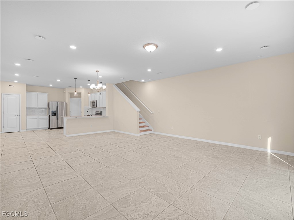 4580 Sparkling Shell AVE