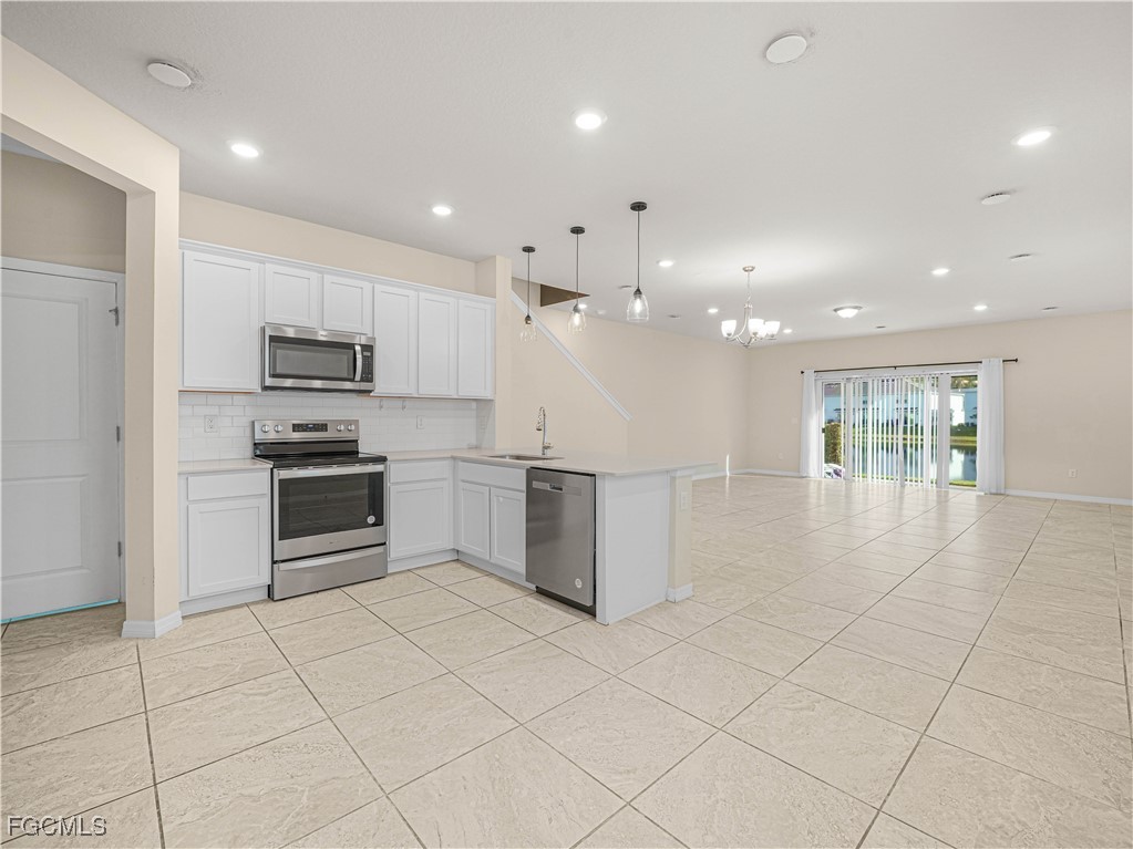 4580 Sparkling Shell AVE