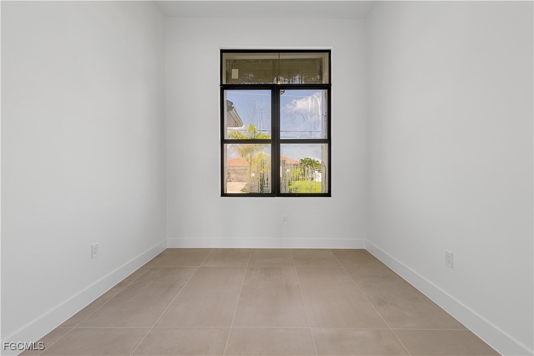 109 NW 35th PL