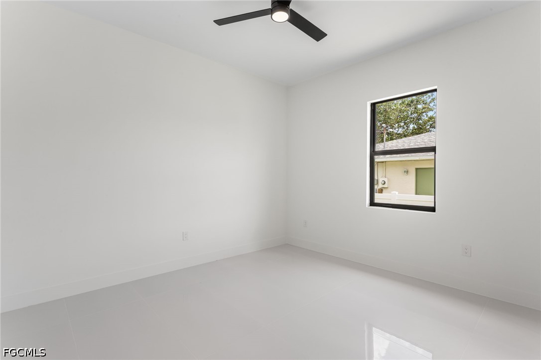 10 SW 33rd AVE