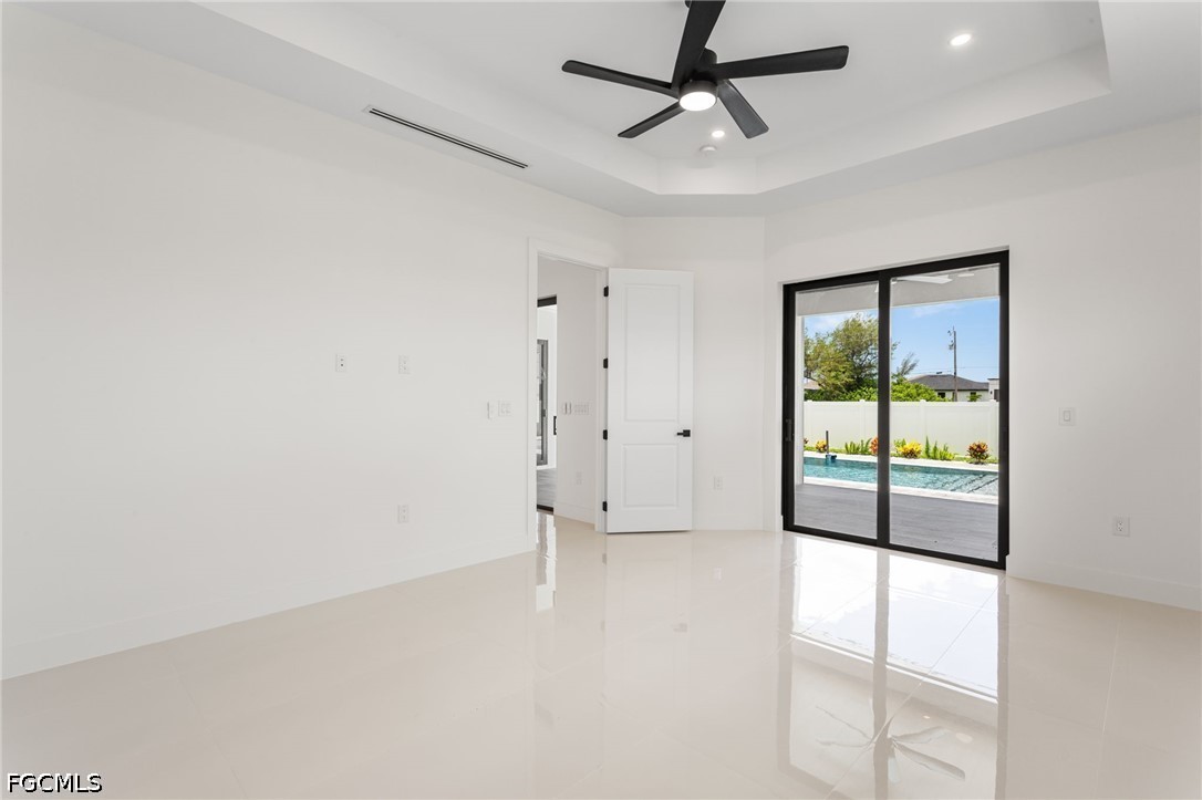 10 SW 33rd AVE