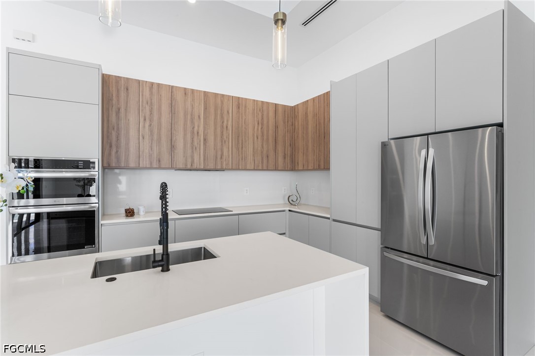 10 SW 33rd AVE