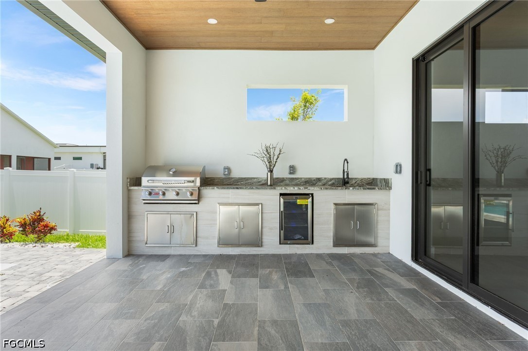 10 SW 33rd AVE