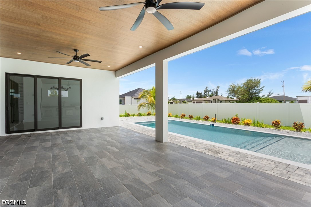 10 SW 33rd AVE