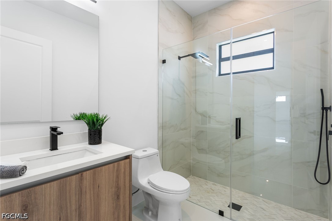 10 SW 33rd AVE
