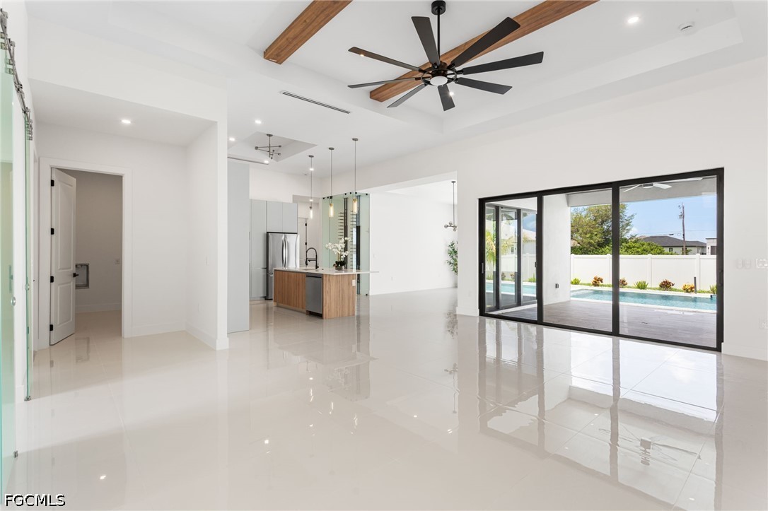 10 SW 33rd AVE