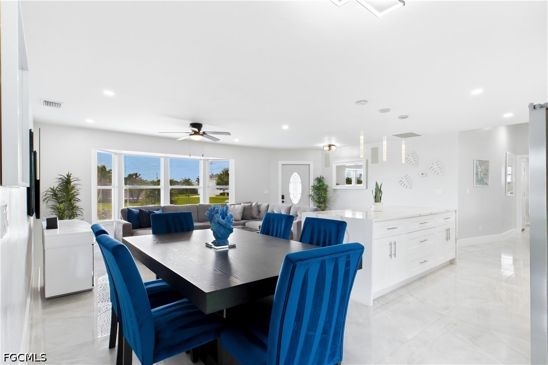 256 SE Santa Barbara PL