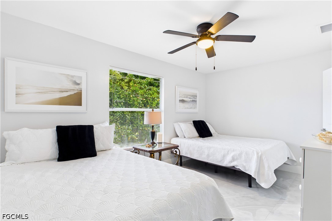 256 SE Santa Barbara PL