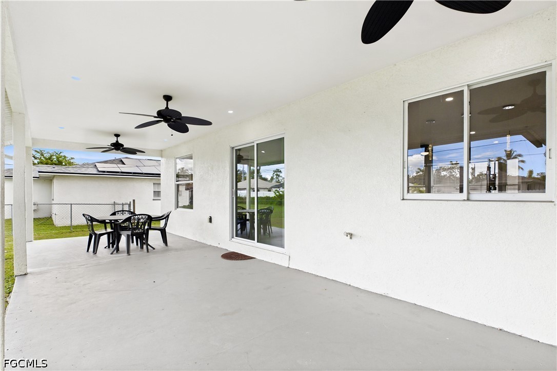 256 SE Santa Barbara PL