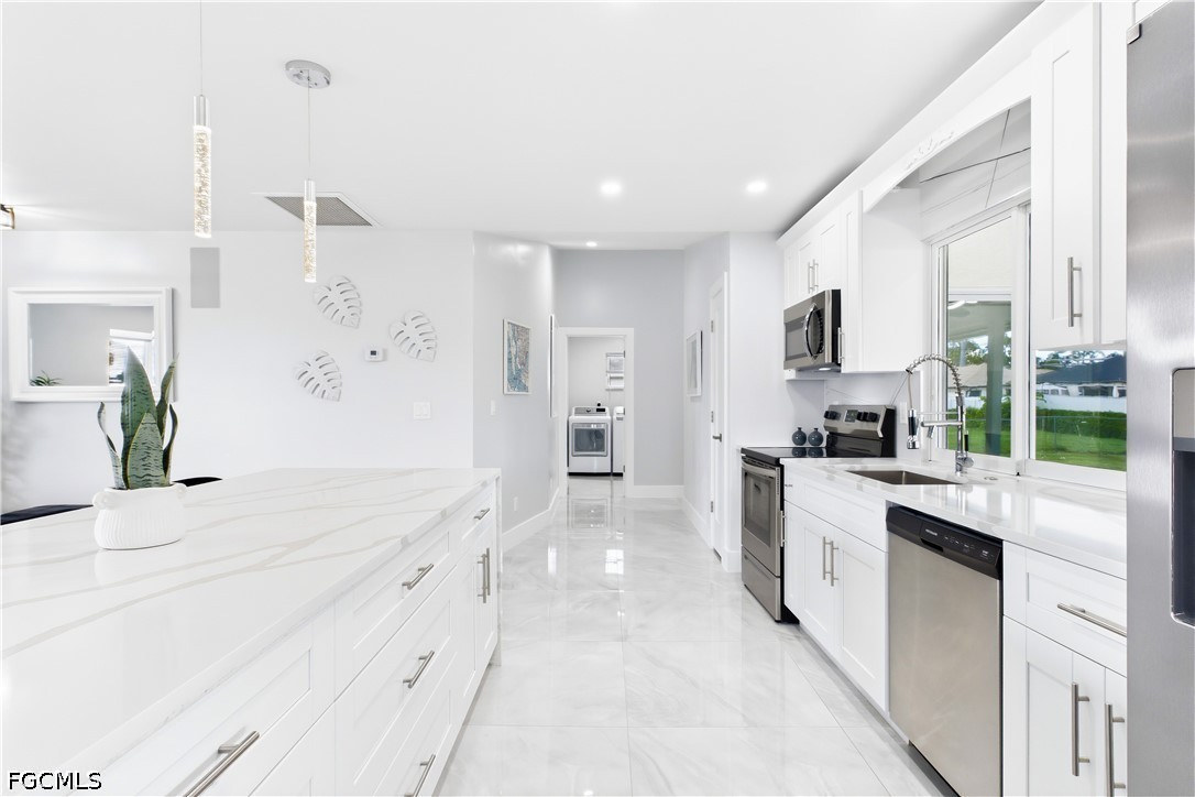 256 SE Santa Barbara PL