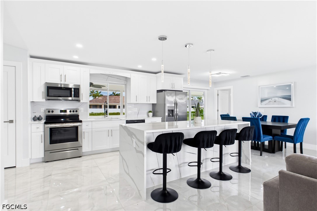 256 SE Santa Barbara PL