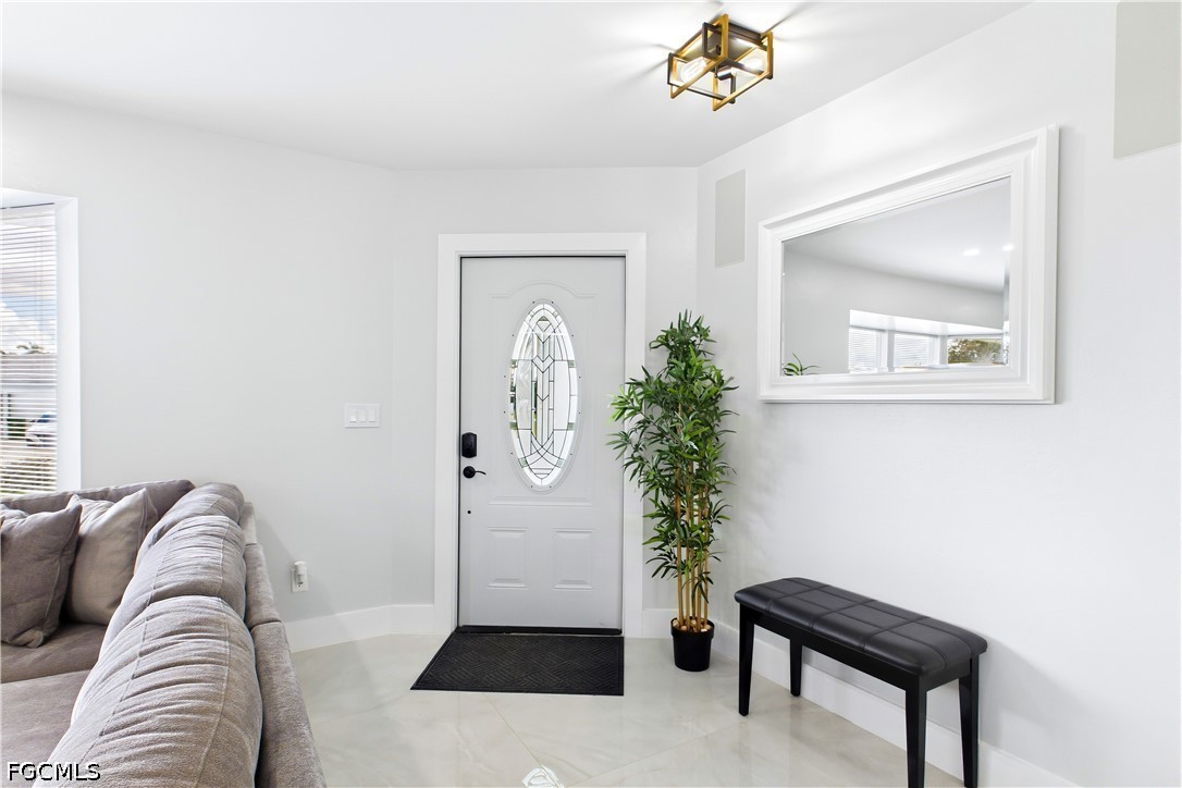 256 SE Santa Barbara PL