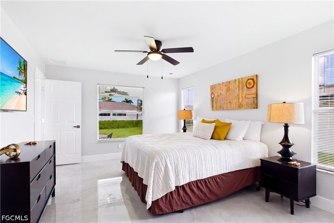 256 SE Santa Barbara PL