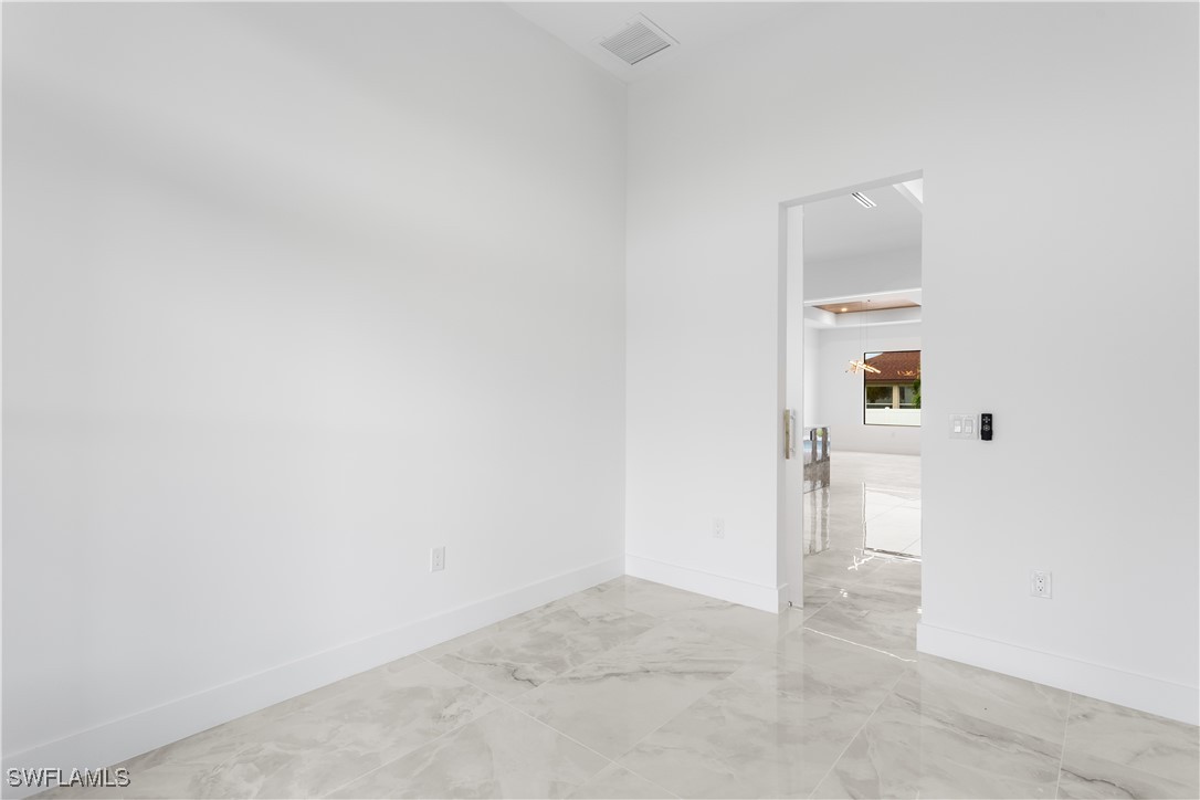 5 SW 37th AVE