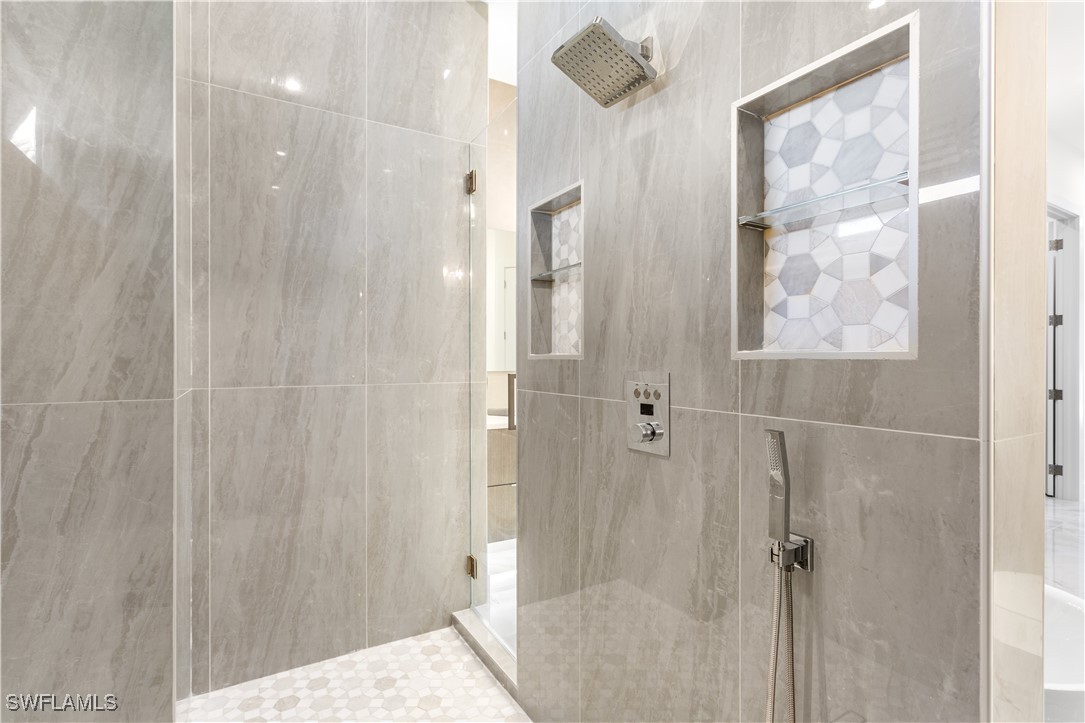 5 SW 37th AVE
