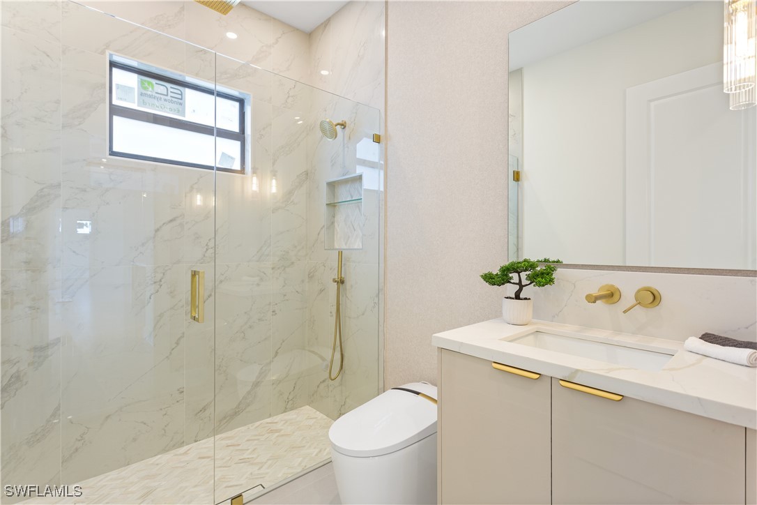 200 NW 35th AVE