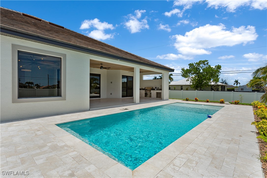 200 NW 35th AVE