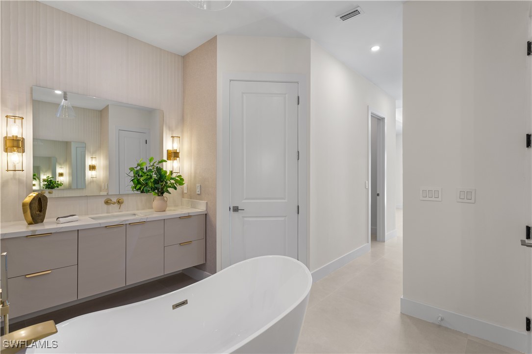 200 NW 35th AVE