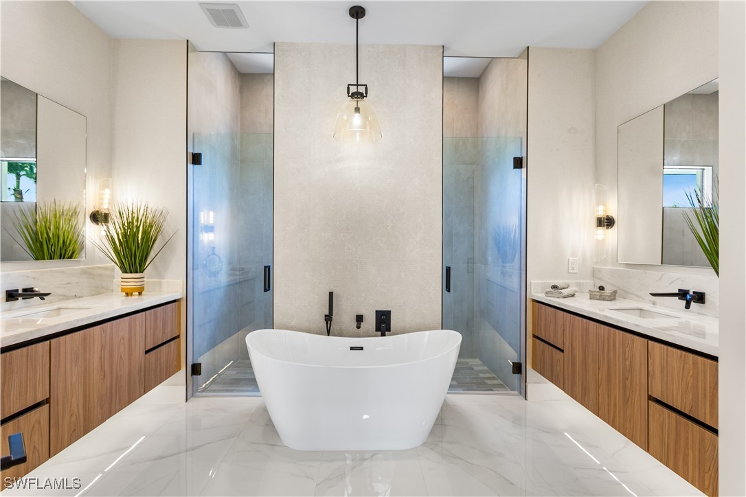 128 SW 35th AVE