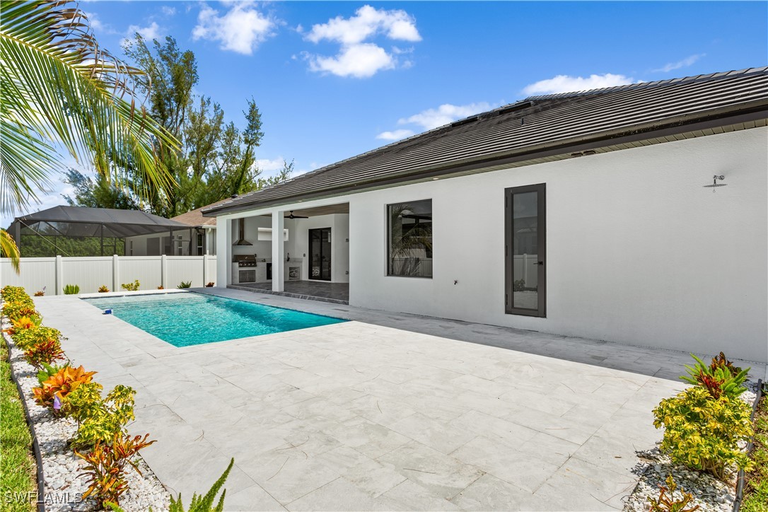 128 SW 35th AVE