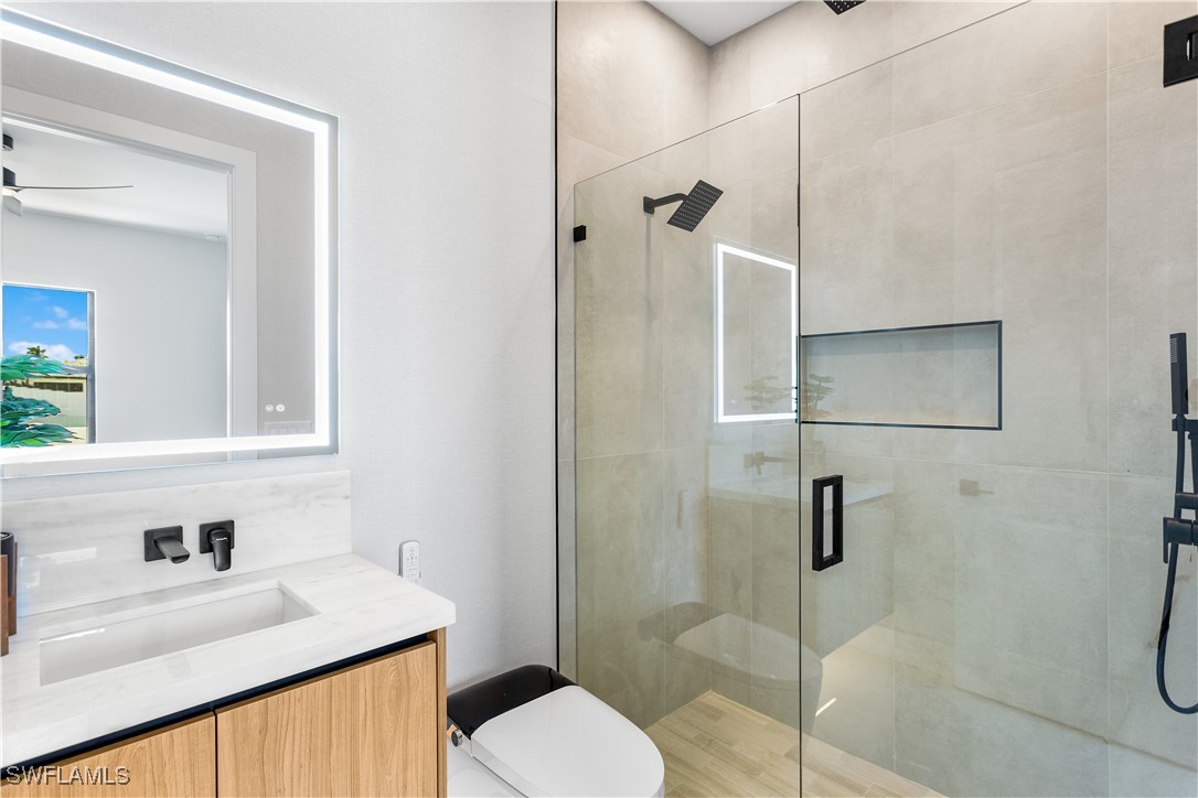 128 SW 35th AVE
