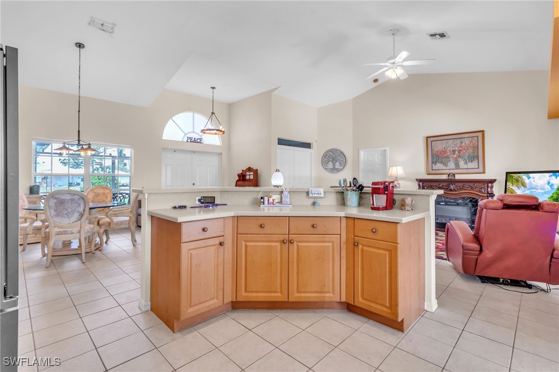 1943 SW 8th CT