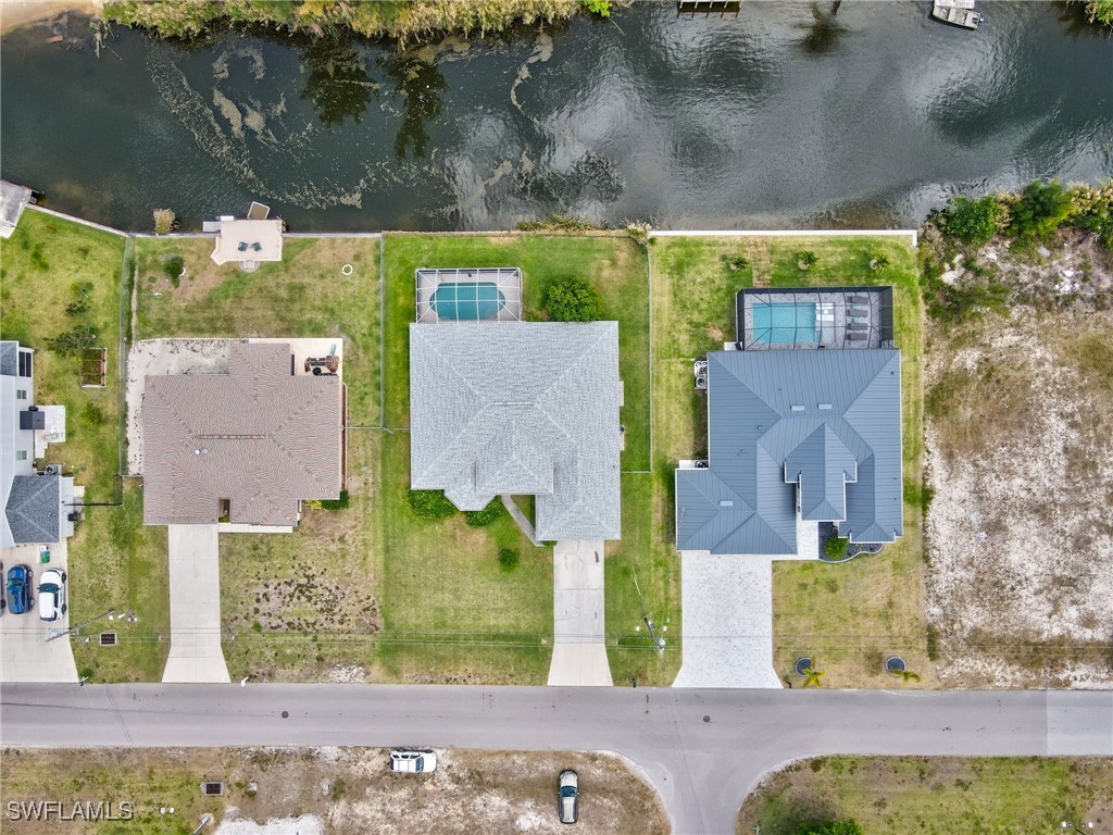 1943 SW 8th CT