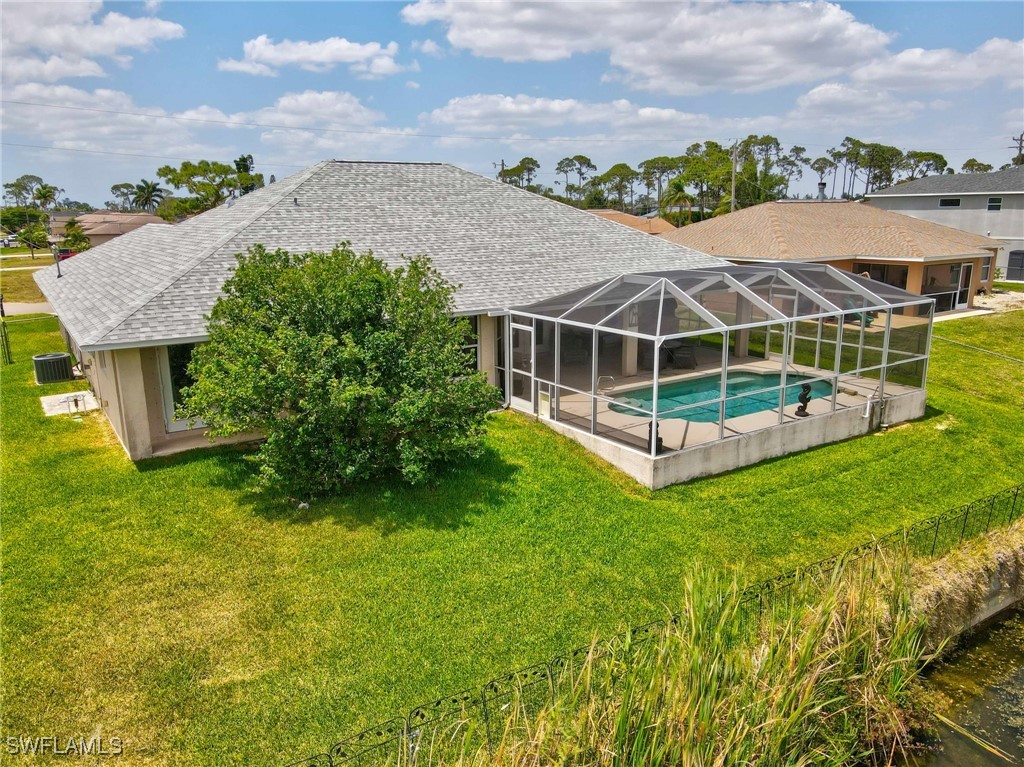 1943 SW 8th CT