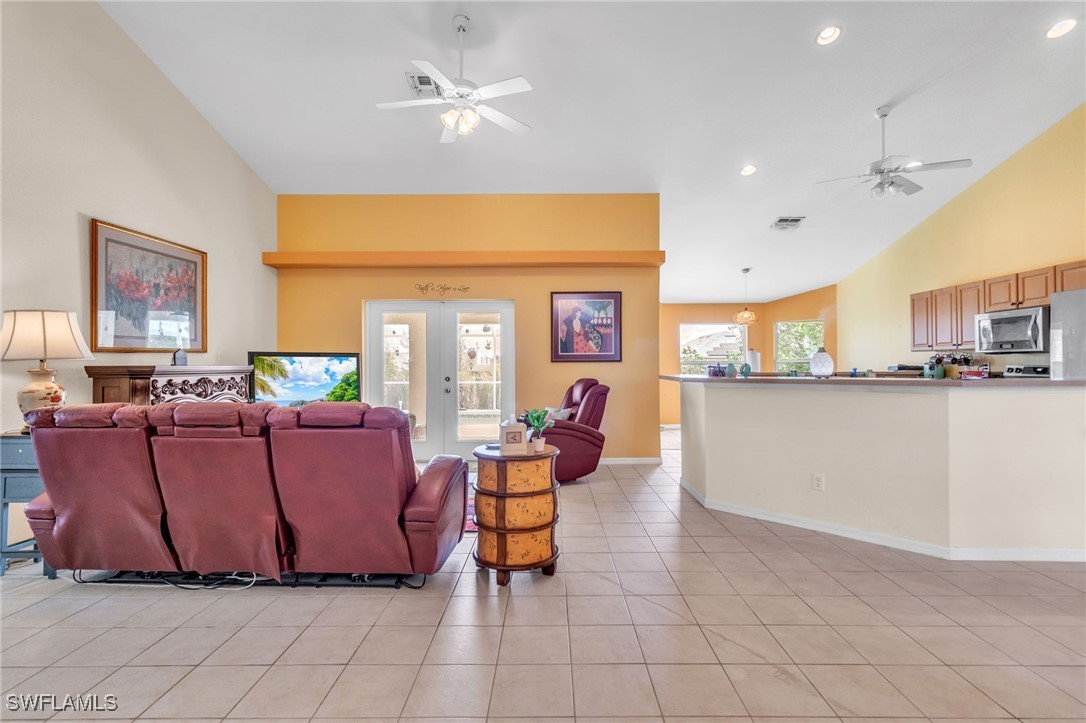1943 SW 8th CT