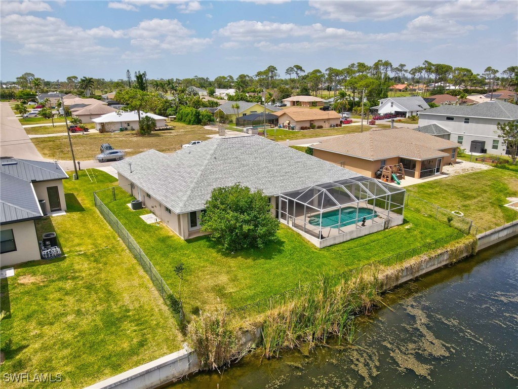1943 SW 8th CT