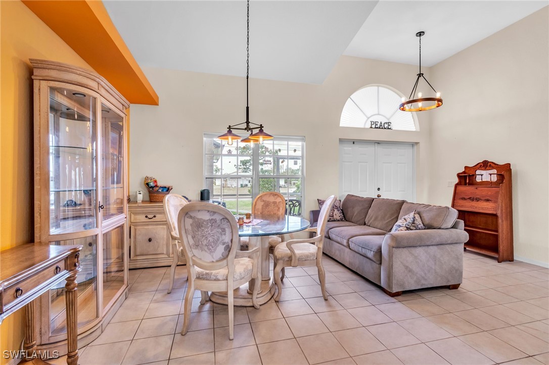 1943 SW 8th CT