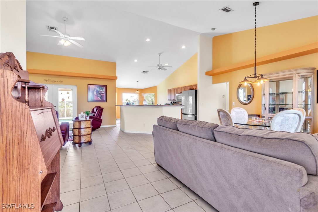 1943 SW 8th CT