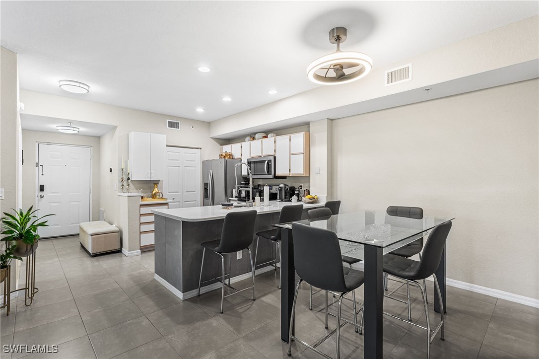 6401 Aragon WAY 303