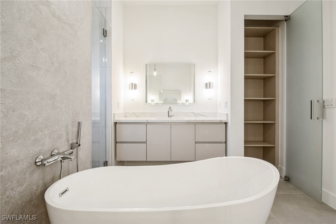 123 SW 35th AVE
