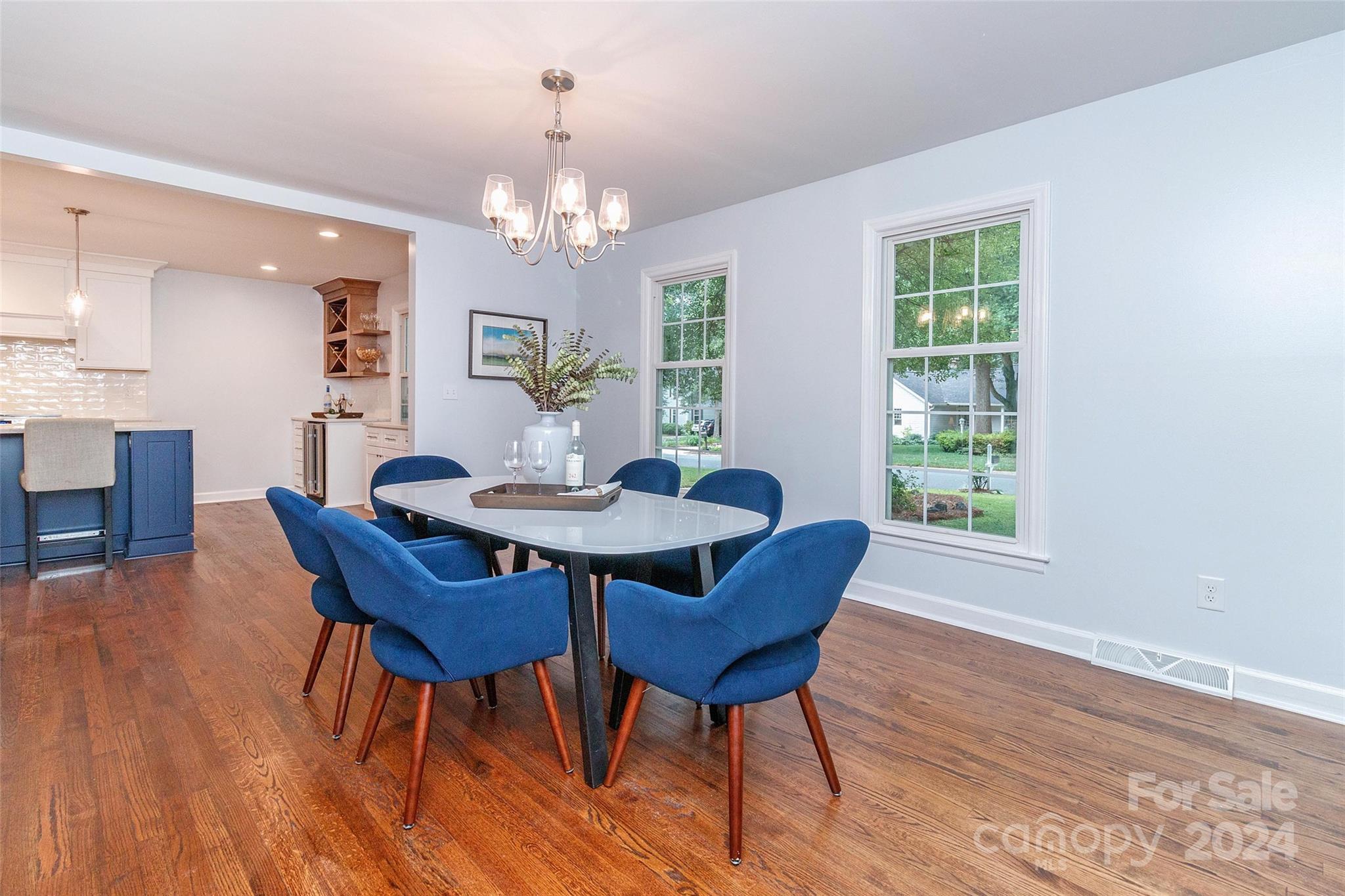 1825 Bobolink Lane
