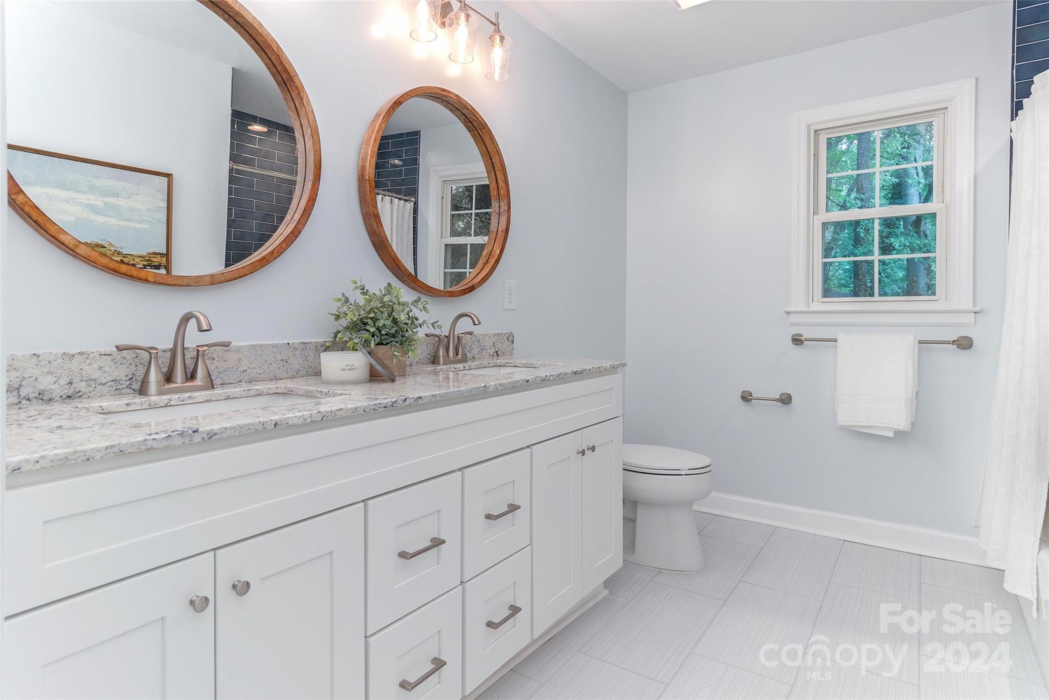 1825 Bobolink Lane