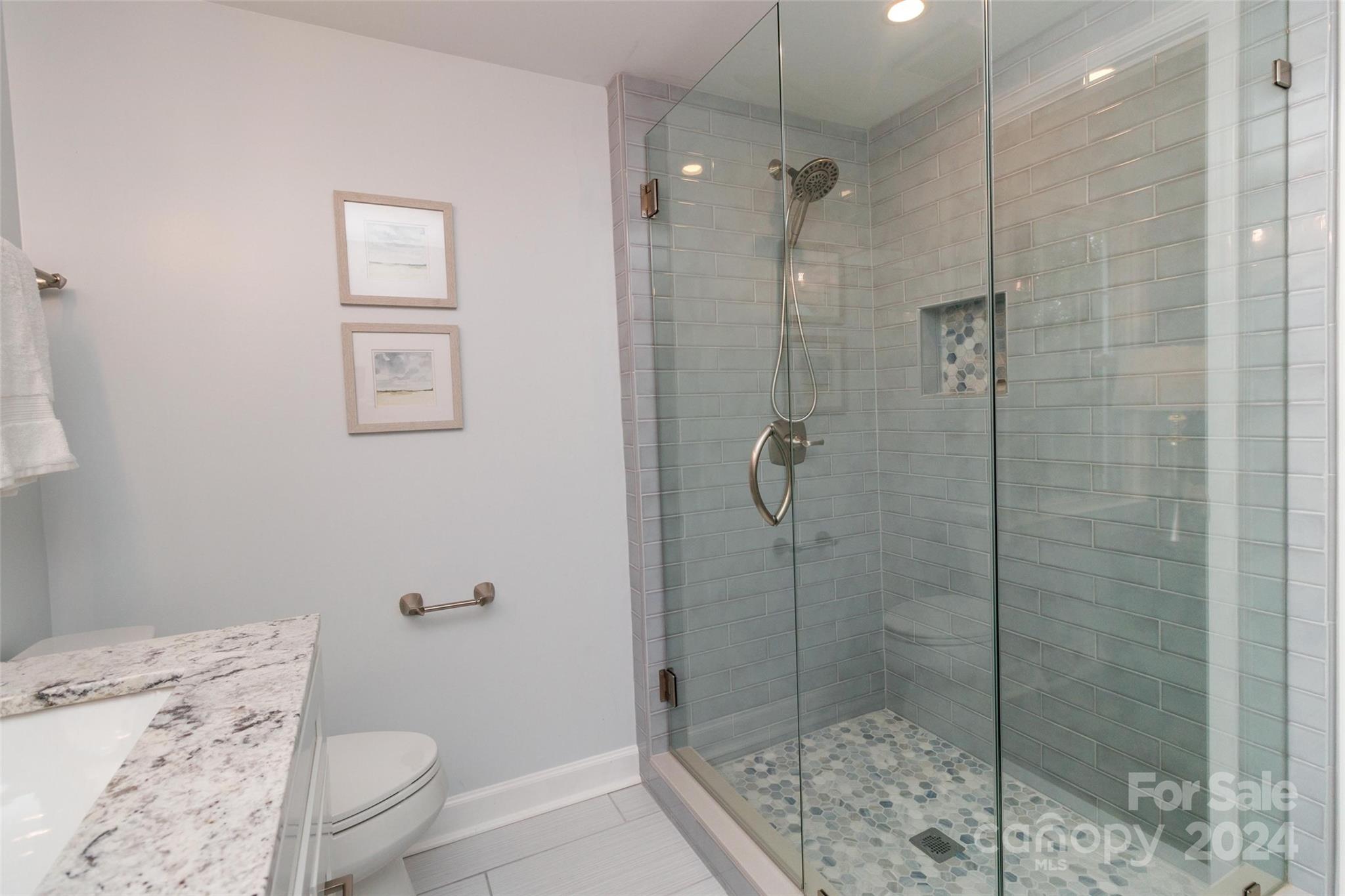 1825 Bobolink Lane