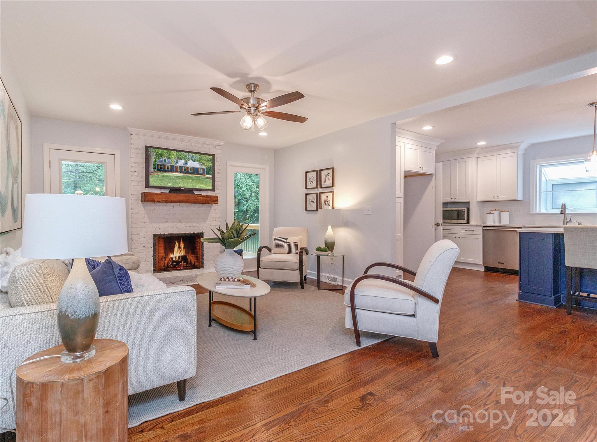 1825 Bobolink Lane
