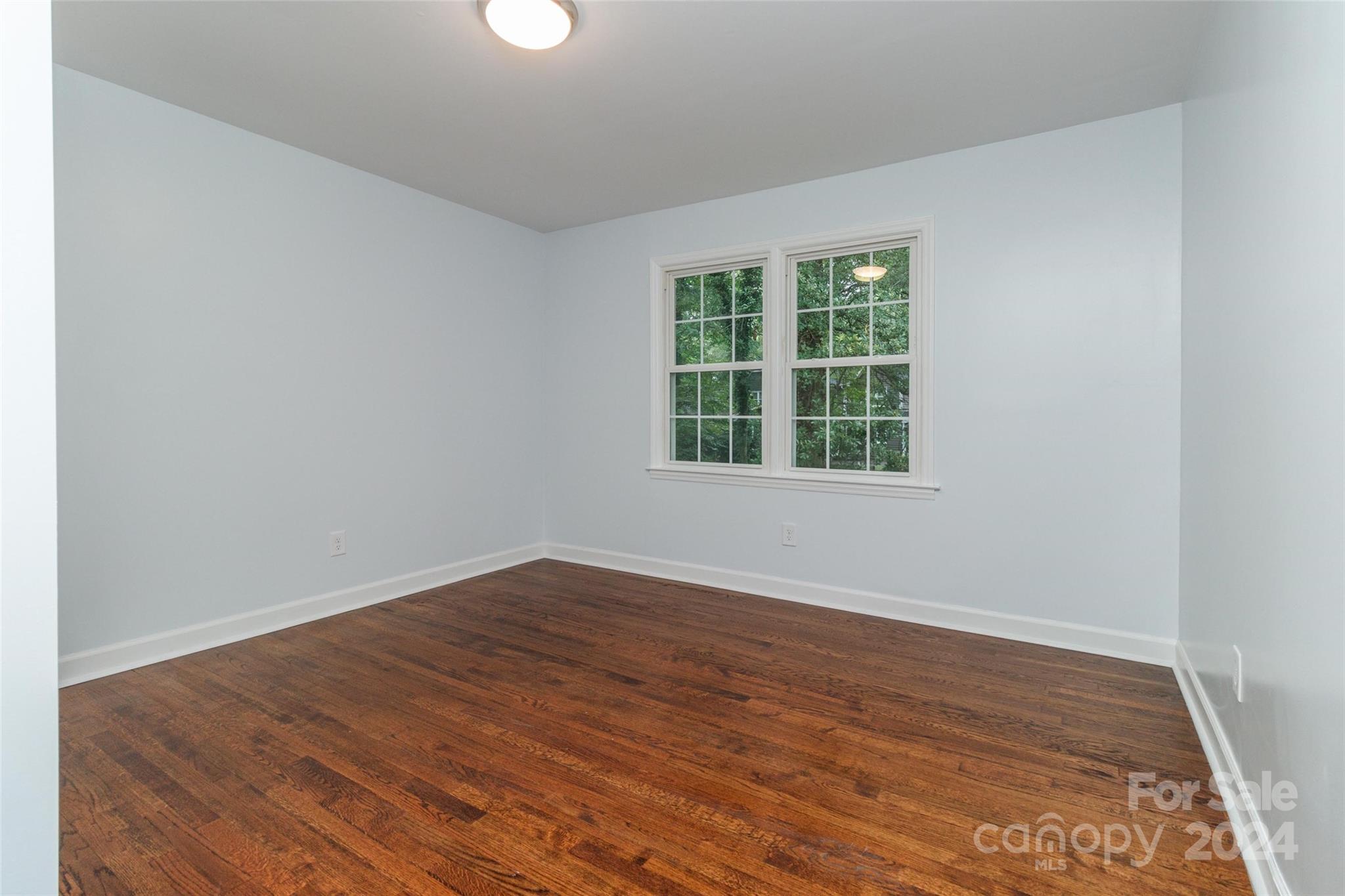 1825 Bobolink Lane