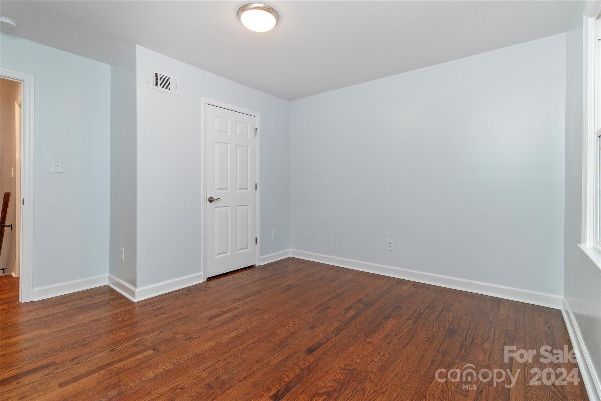 1825 Bobolink Lane