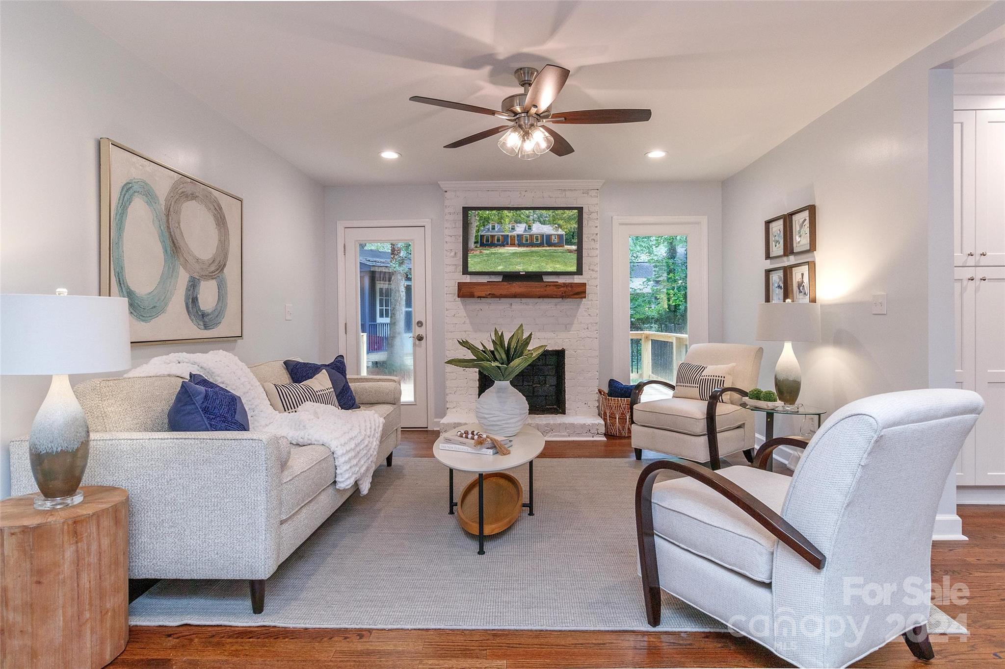 1825 Bobolink Lane