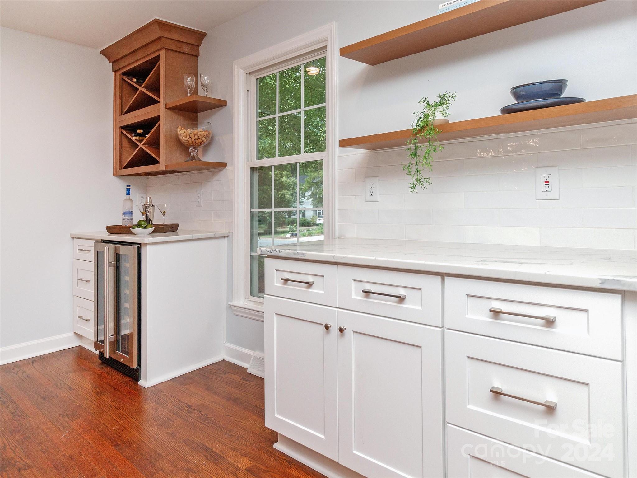 1825 Bobolink Lane