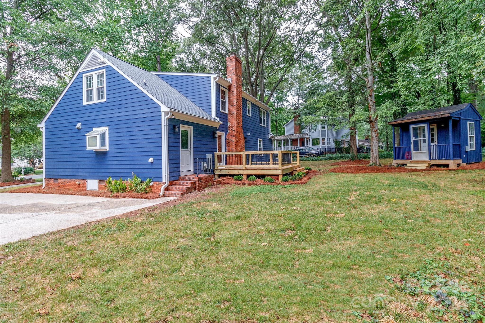 1825 Bobolink Lane
