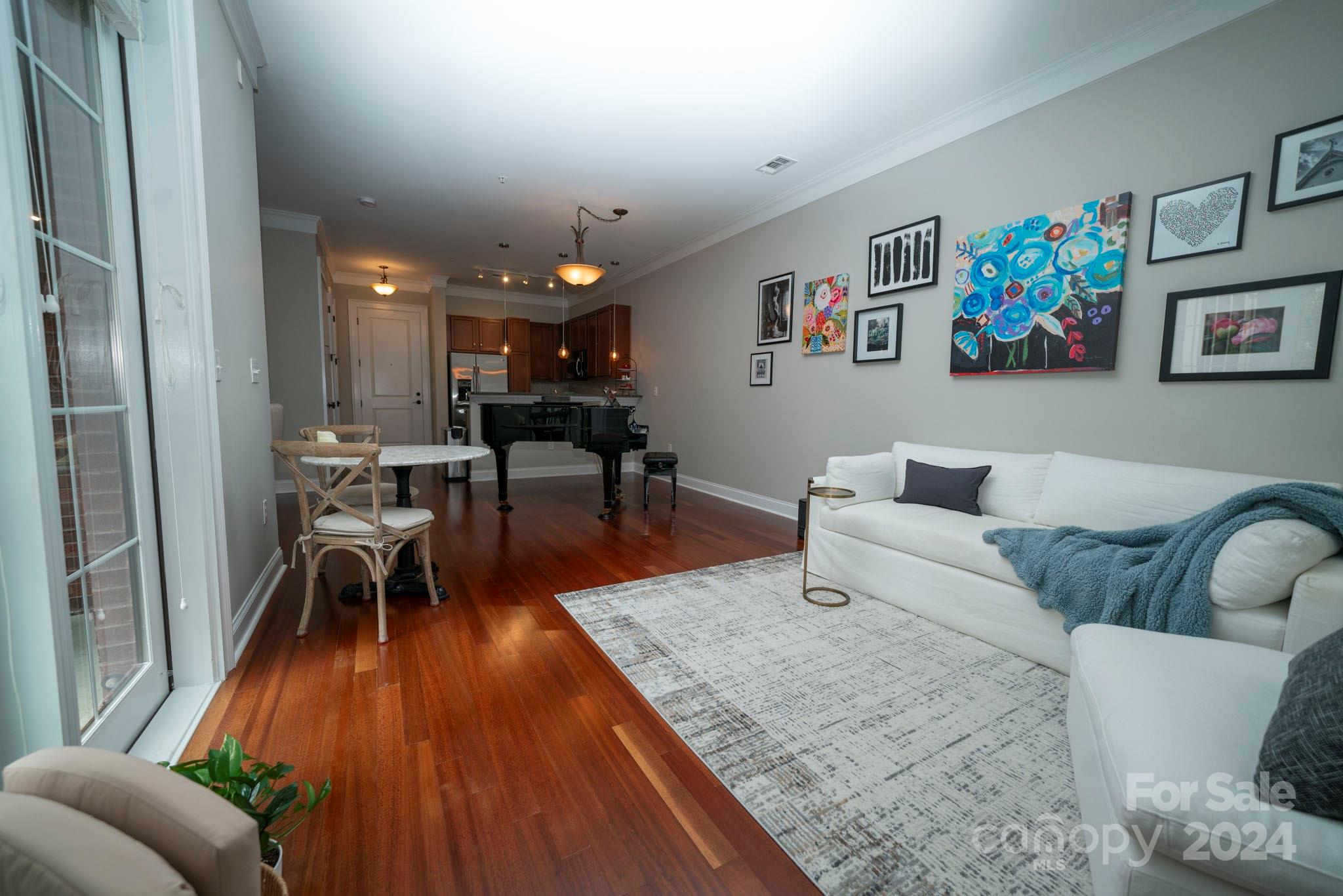 2810 Selwyn Avenue Unit: 219