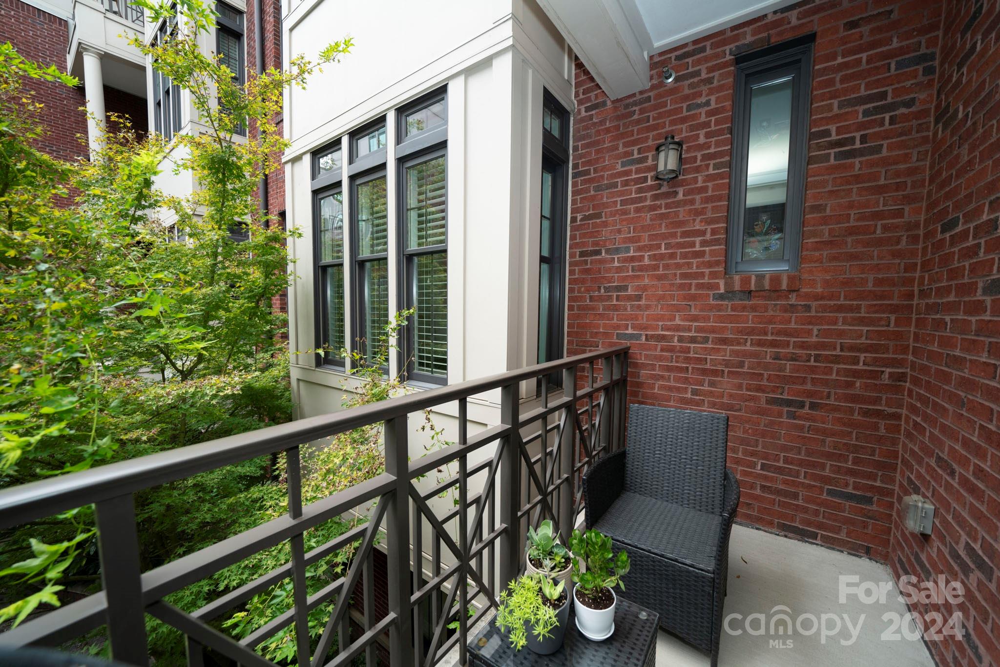 2810 Selwyn Avenue Unit: 219
