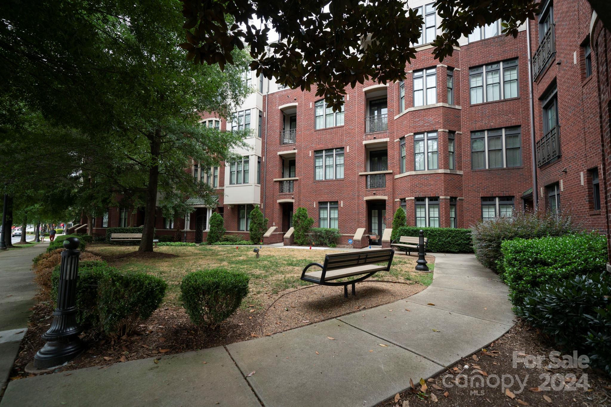 2810 Selwyn Avenue Unit: 219