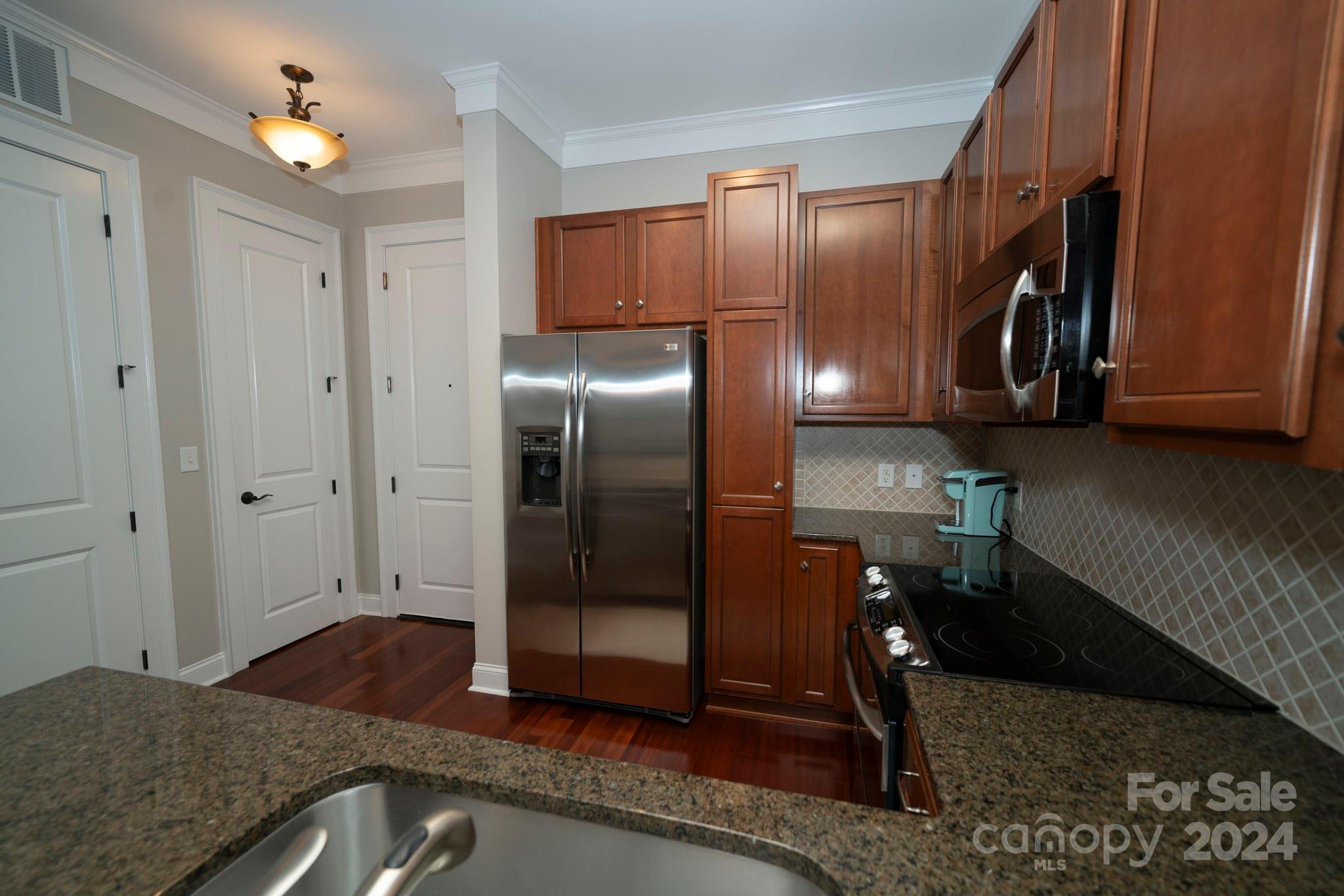 2810 Selwyn Avenue Unit: 219
